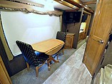 2016 Thor Motor Coach Challenger Photo #9