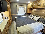 2016 Thor Motor Coach Challenger Photo #11