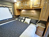 2016 Thor Motor Coach Challenger Photo #13