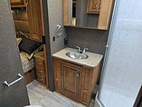 2016 Thor Motor Coach Challenger Photo #16