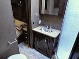 2016 Thor Motor Coach Challenger Photo #9