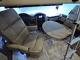 2016 Thor Motor Coach Challenger Photo #15