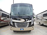 2015 Thor Motor Coach Challenger Photo #9