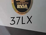 2015 Thor Motor Coach Challenger Photo #10