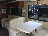 2015 Thor Motor Coach Challenger Photo #12