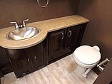 2016 Thor Motor Coach Challenger Photo #17