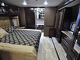 2016 Thor Motor Coach Challenger Photo #10