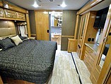 2016 Thor Motor Coach Challenger Photo #9