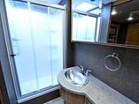 2016 Thor Motor Coach Challenger Photo #12