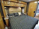 2016 Thor Motor Coach Challenger Photo #14