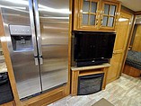 2016 Thor Motor Coach Challenger Photo #15
