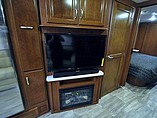 2015 Thor Motor Coach Challenger Photo #7