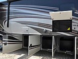2015 Thor Motor Coach Challenger Photo #24