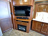 2015 Thor Motor Coach Challenger Photo #16