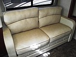 2015 Thor Motor Coach Challenger Photo #23