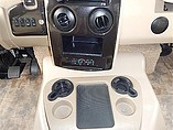 2015 Thor Motor Coach Challenger Photo #15