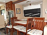 2015 Thor Motor Coach Challenger Photo #18