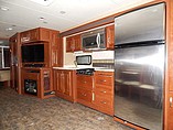 2015 Thor Motor Coach Challenger Photo #21