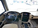 2015 Thor Motor Coach Challenger Photo #5
