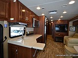 2015 Thor Motor Coach Challenger Photo #7
