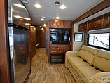 2015 Thor Motor Coach Challenger Photo #10