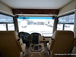 2015 Thor Motor Coach Challenger Photo #13