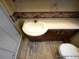 2015 Thor Motor Coach Challenger Photo #27