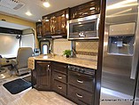 2016 Thor Motor Coach Challenger Photo #5