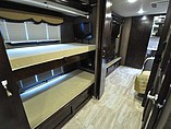 2016 Thor Motor Coach Challenger Photo #9