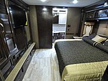 2016 Thor Motor Coach Challenger Photo #11