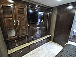 2016 Thor Motor Coach Challenger Photo #15