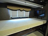2016 Thor Motor Coach Challenger Photo #19