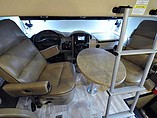 2016 Thor Motor Coach Challenger Photo #21