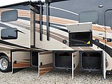 2016 Thor Motor Coach Challenger Photo #4