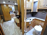 2016 Thor Motor Coach Challenger Photo #9