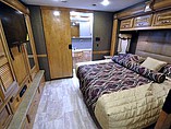 2016 Thor Motor Coach Challenger Photo #10