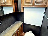 2016 Thor Motor Coach Challenger Photo #13