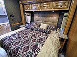 2016 Thor Motor Coach Challenger Photo #17