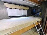 2016 Thor Motor Coach Challenger Photo #19