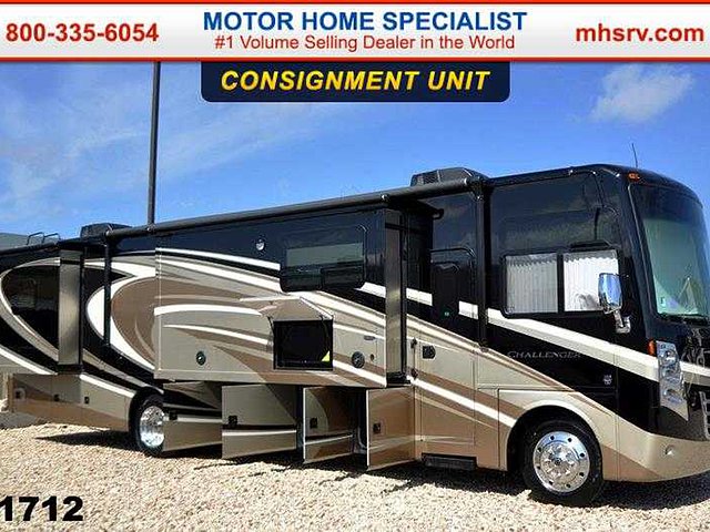 2015 Thor Motor Coach Challenger Photo