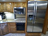 2016 Thor Motor Coach Challenger Photo #9