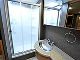 2016 Thor Motor Coach Challenger Photo #15