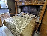 2016 Thor Motor Coach Challenger Photo #16