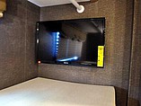 2016 Thor Motor Coach Challenger Photo #22