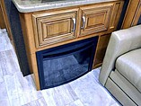 2016 Thor Motor Coach Challenger Photo #26