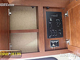 2015 Thor Motor Coach Challenger Photo #24
