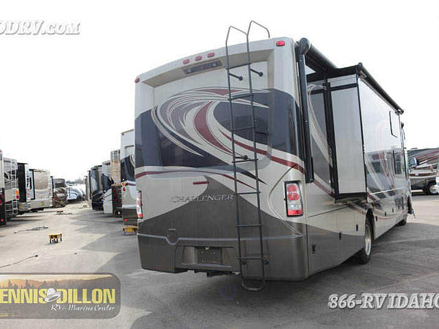 2015 Thor Motor Coach Challenger Photo