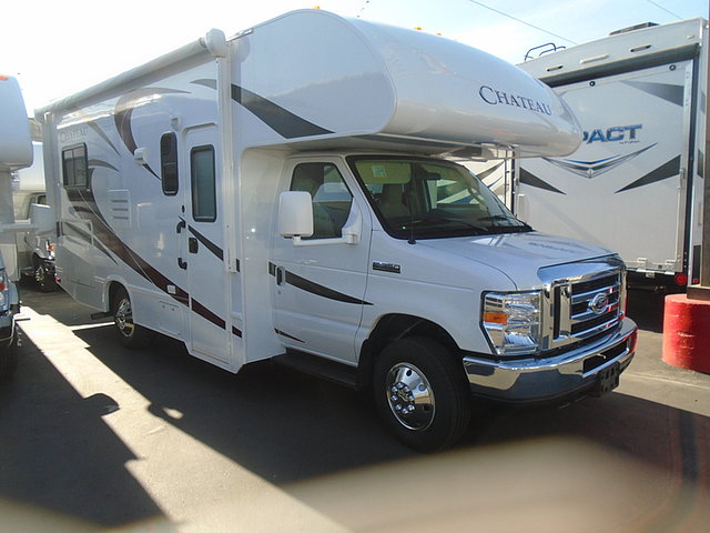 2015 Thor Motor Coach Chateau Photo