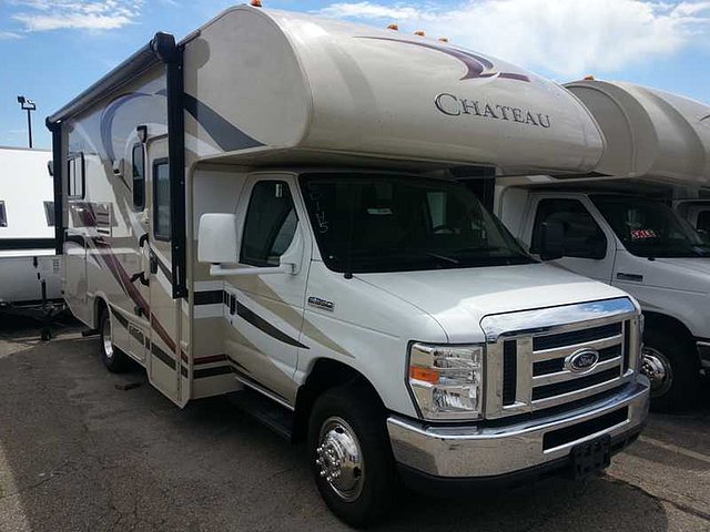 2015 Thor Motor Coach Chateau Photo