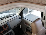 2015 Thor Motor Coach Chateau Photo #15
